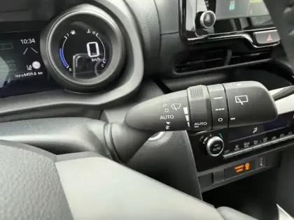 Photo 23 Toyota Yaris Hybride 1.5 HYBRID 116H DYNAMIC BUSINESS