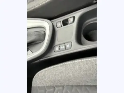 Photo 16 Toyota Yaris Hybride 1.5 HYBRID 116H DYNAMIC BUSINESS