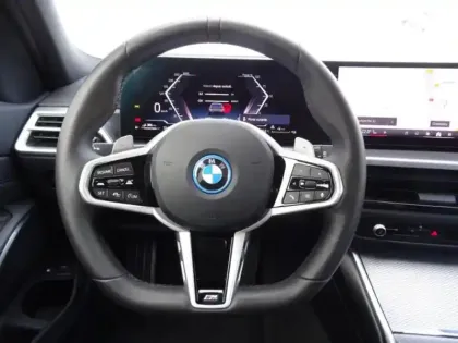 Photo 7 BMW Serie 3 Série 3 Touring 330eA xDrive 292ch M Sport