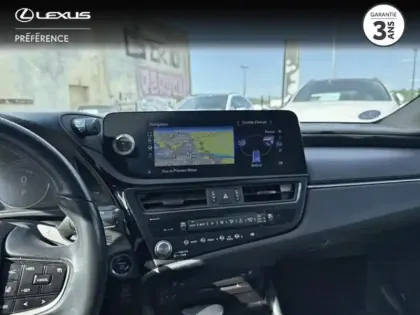 Photo 6 Lexus Es  300h Busins MY23 avec TVA