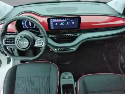Photo 9 Fiat 500  3+1 e 118ch (RED) MY25