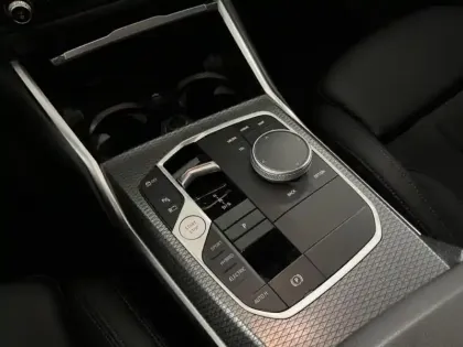 Photo 12 BMW Serie 3 Série 3 330eA 292ch M Sport