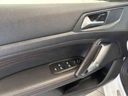 Photo 10 Peugeot 308  SW 1.6 BlueHDi 120ch GT Line S&S