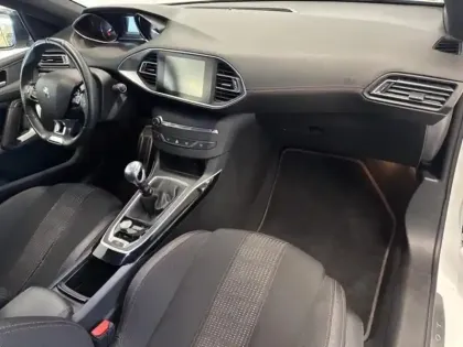 Photo 8 Peugeot 308  SW 1.6 BlueHDi 120ch GT Line S&S