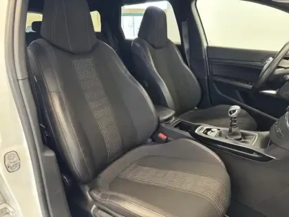 Photo 12 Peugeot 308  SW 1.6 BlueHDi 120ch GT Line S&S