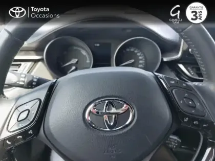 Photo 12 Toyota C-HR  2.0 Hybride 184ch Design Ultimate E-CVT