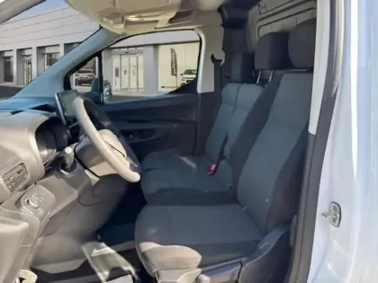 Photo 8 Opel Combo  Cargo M 650kg BlueHDi 100ch S&S Pack Premium Connect