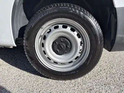 Photo 12 Opel Combo  Cargo M 650kg BlueHDi 100ch S&S Pack Premium Connect