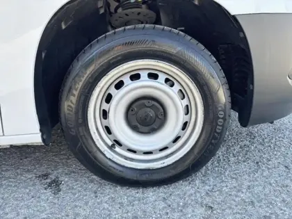 Photo 10 Opel Combo  Cargo M 650kg BlueHDi 100ch S&S Pack Premium Connect