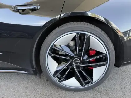 Photo 10 Audi E-tron RS  GT 598ch quattro