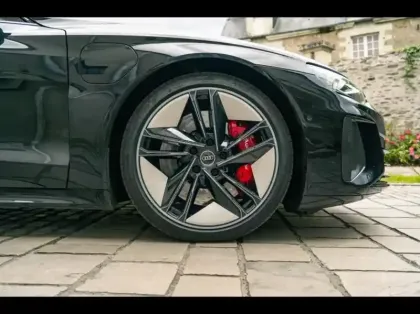 Photo 26 Audi E-tron RS  GT 598ch quattro