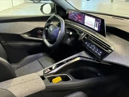 Photo 7 Peugeot 3008  1.2 Hybrid 145ch Allure e-DCS6