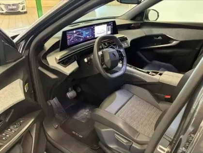 Photo 6 Peugeot 3008  1.2 Hybrid 145ch Allure e-DCS6