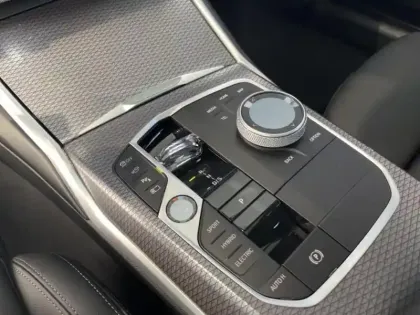 Photo 11 BMW Serie 3 Série 3 Touring 330eA xDrive 292ch M Sport