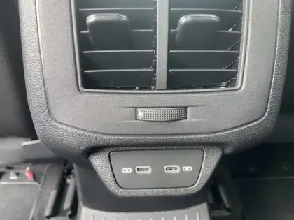 Photo 24 Volkswagen T-roc  1.5 TSI Evo2 150ch R-Line DSG7