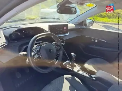 Photo 14 Peugeot 208  1.2 PureTech 100ch S&S Allure