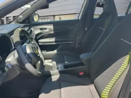 Photo 10 Abarth 600  e 240ch 54kWh Turismo