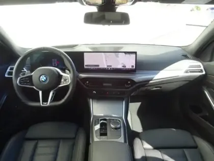 Photo 13 BMW Serie 3 Série 3 Touring 330eA xDrive 292ch M Sport
