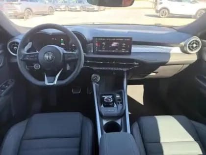 Photo 11 Alfa Romeo Tonale  1.3 PHEV 280ch Veloce AT6 e-Q4