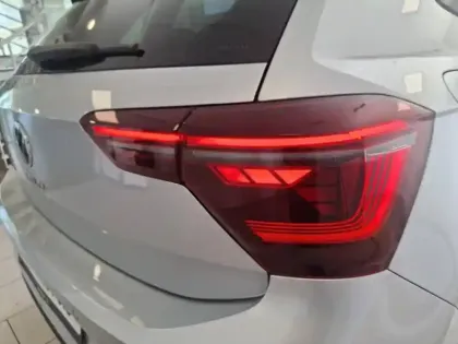 Photo 9 Volkswagen Polo  1.0 TSI 116ch R-Line Edition DSG7