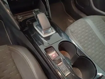 Photo 12 Peugeot 208  e- 136ch Roadtrip