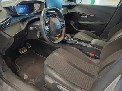 Photo 8 Peugeot 208  e- 136ch Roadtrip