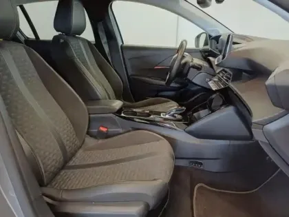 Photo 9 Peugeot 208  e- 136ch Roadtrip