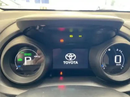 Photo 13 Toyota Yaris  116h Design 5p MY22