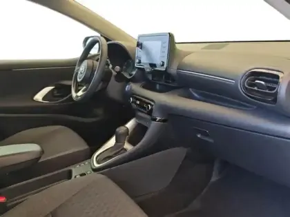 Photo 8 Toyota Yaris  116h Dynamic 5p MC24