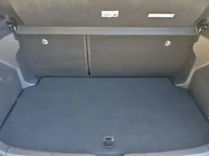 Photo 12 Toyota Yaris  116h Dynamic 5p MC24