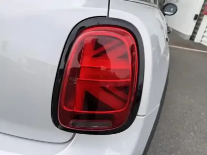 Photo 8 Mini Mini  5 Portes Cooper 136ch Edition Camden BVA7