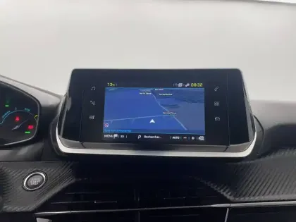 Photo 27 Peugeot 208  Electrique 50 kWh 136ch