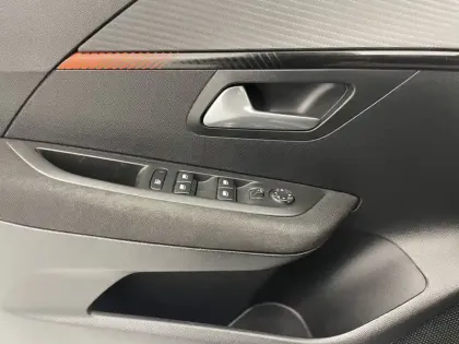 Photo 35 Peugeot 208  Electrique 50 kWh 136ch