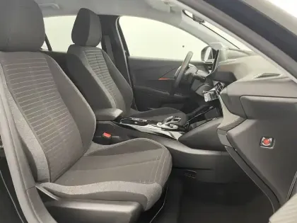 Photo 33 Peugeot 208  Electrique 50 kWh 136ch