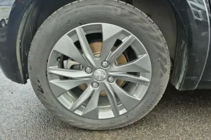 Photo 46 Peugeot 208  Electrique 50 kWh 136ch