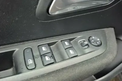 Photo 47 Peugeot 208  Electrique 50 kWh 136ch