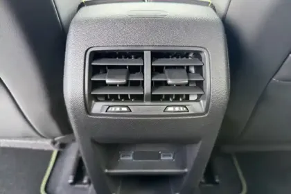 Photo 19 Peugeot 408  Hybrid 145 e-DCS6