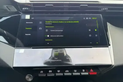 Photo 22 Peugeot 408  Hybrid 145 e-DCS6