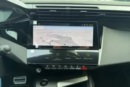 Photo 16 Peugeot 408  Hybrid 145 e-DCS6