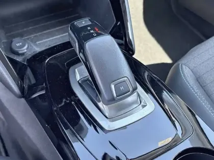 Photo 13 Peugeot 2008  BlueHDi 130 S&S EAT8