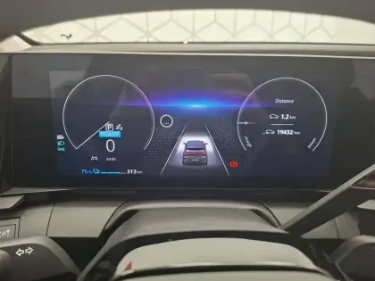 Photo 33 Renault Megane  E-Tech EV60 130ch super charge