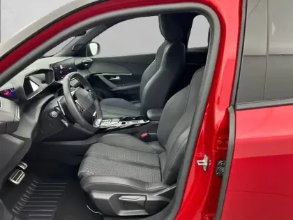 Photo 31 Peugeot 2008  PureTech 130 S&S EAT8
