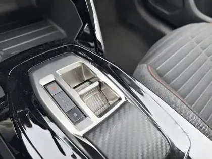 Photo 13 Peugeot 208  Electrique 50 kWh 136ch