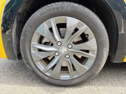 Photo 12 Peugeot 208  Electrique 50 kWh 136ch