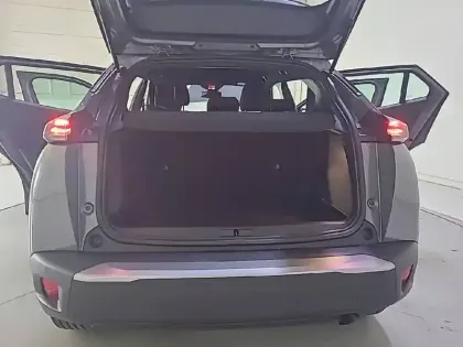Photo 8 Peugeot 2008  PureTech 100 S&S BVM6