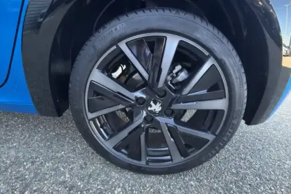 Photo 26 Peugeot 208  PureTech 100 S&S EAT8