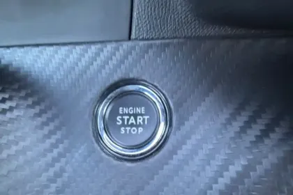 Photo 18 Peugeot 208  PureTech 100 S&S EAT8