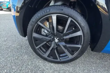 Photo 29 Peugeot 208  PureTech 100 S&S EAT8