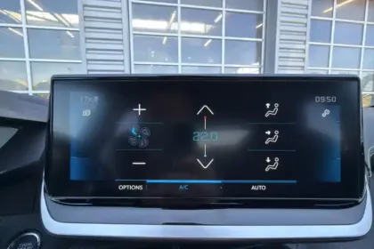 Photo 15 Peugeot 208  PureTech 100 S&S EAT8