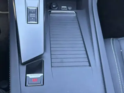 Photo 25 Peugeot 308  SW BlueHDi 130ch S&S EAT8